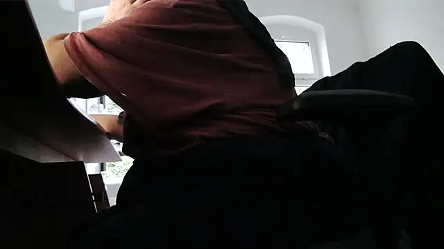 chubbysmallcockxh online show from September 21, 4:41 pm