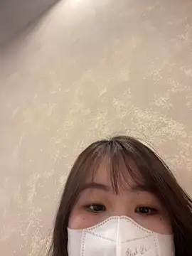 Snapshot of Onee-Chew chatting on April 12, 4:50 am Onee-Chew online show from April 12, 4:50 am
