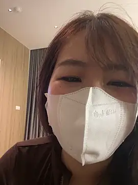 Snapshot of Onee-Chew chatting on April 26, 11:52 am Onee-Chew online show from April 26, 11:52 am