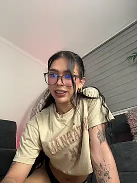 Snapshot of Samantha_Bernardo chatting on June 9, 5:08 am Samantha Bernardo online show from June 9, 5:08 am
