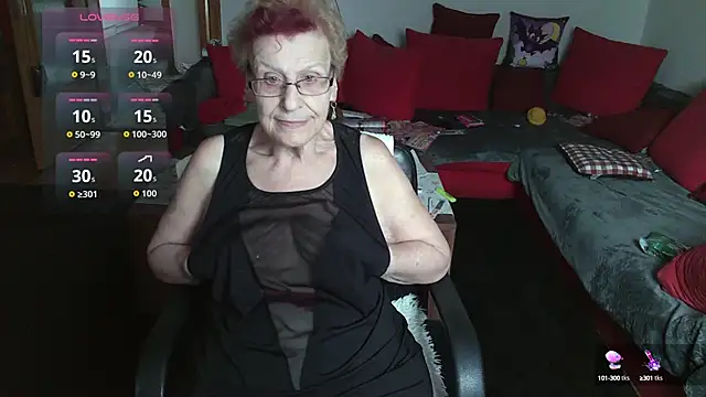 HeisseomaOriginal online show from September 26, 7:45 am