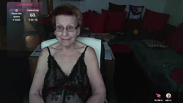 HeisseomaOriginal online show from October 20, 7:20 am