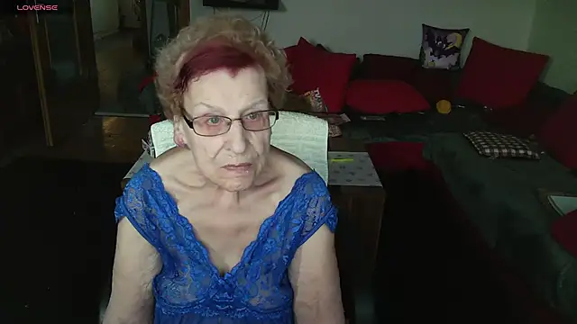 HeisseomaOriginal online show from December 21, 8:10 am