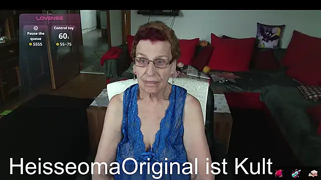 HeisseomaOriginal online show from June 12, 7:18 am
