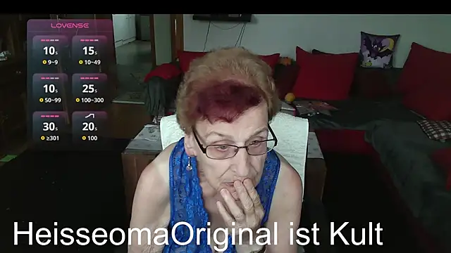HeisseomaOriginal online show from June 15, 7:21 am