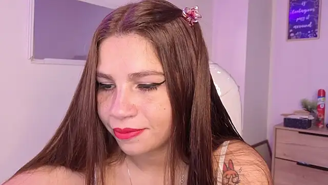 Snapshot of bluee_hazell chatting on February 19, 11:50 am bluee hazell online show from February 19, 11:50 am