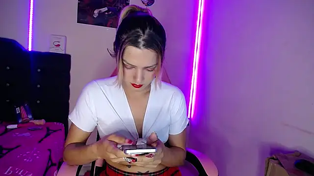 yuliana 19 online show from October 18, 2:40 pm