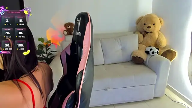 eval lee18 online show from October 3, 3:25 am