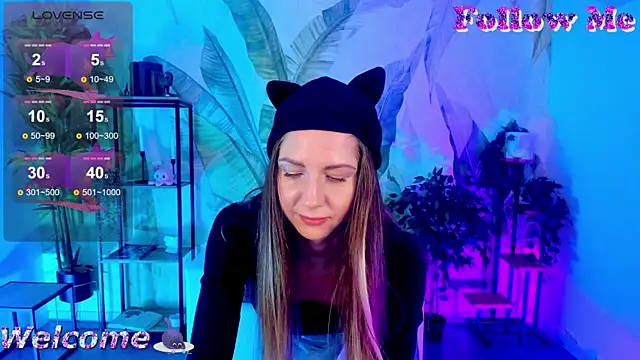 Snapshot of GrayceWild chatting on March 18, 5:31 am GrayceWild online show from March 18, 5:31 am