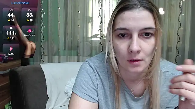 lovingfeetheels online show from October 14, 7:53 am