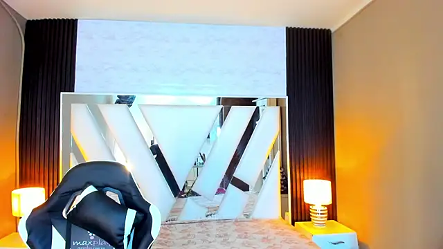 Linda4Petite online show from October 22, 6:18 pm