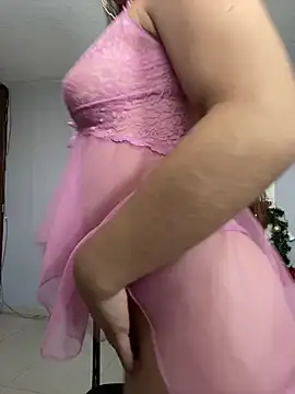 Snapshot of NatashaCruz- chatting on December 24, 1:39 pm NatashaCruz- online show from December 24, 1:39 pm