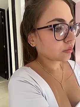 Snapshot of NatashaCruz- chatting on November 6, 8:43 pm NatashaCruz- online show from November 6, 8:43 pm