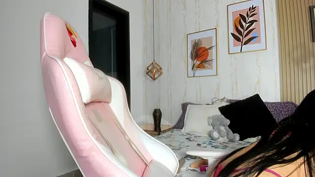 CameronCollins  online show from March 1, 11:04 pm