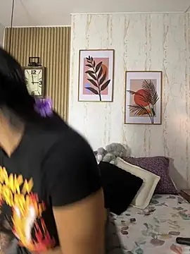 CameronCollins  online show from March 3, 8:00 pm