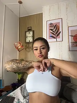 CameronCollins  online show from March 5, 7:49 pm