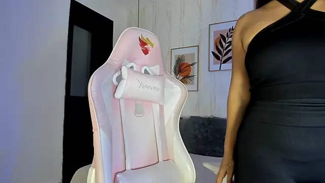 CameronCollins  online show from September 17, 7:48 pm