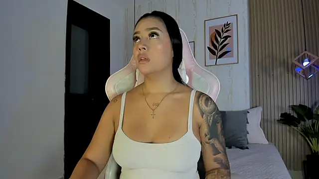 CameronCollins  online show from September 19, 7:58 pm