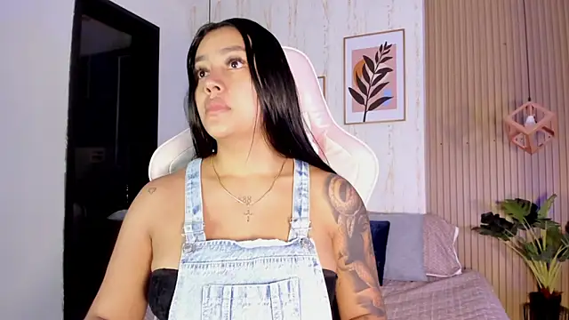 CameronCollins  online show from October 13, 7:36 pm