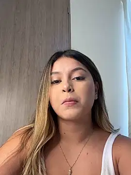 lunablossom  online show from December 29, 6:27 pm