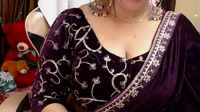 Snapshot of Naughty_Kashish chatting on October 27, 5:44 am Naughty Kashish online show from October 27, 5:44 am