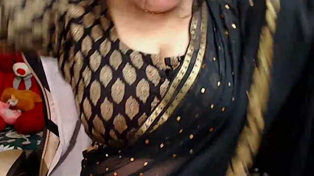 Snapshot of Naughty_Kashish chatting on November 10, 6:34 am Naughty Kashish online show from November 10, 6:34 am