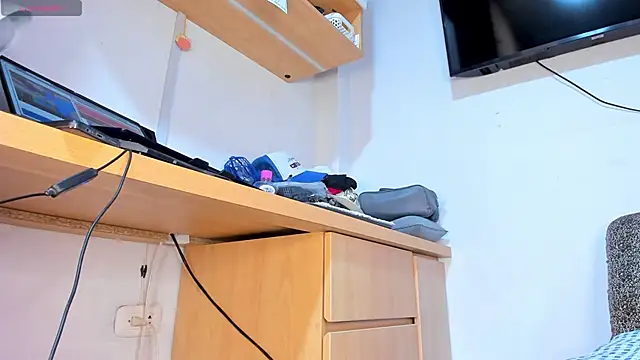 Snapshot of MikeMiller2 chatting on September 30, 6:18 am MikeMiller2 online show from September 30, 6:18 am