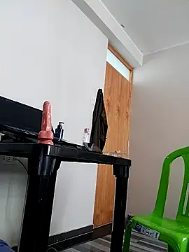 Snapshot of MikeMiller2 chatting on October 25, 7:19 pm MikeMiller2 online show from October 25, 7:19 pm