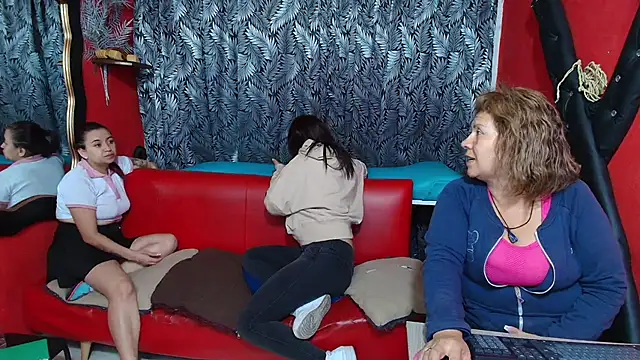 lesbiancuple online show from January 31, 12:17 am