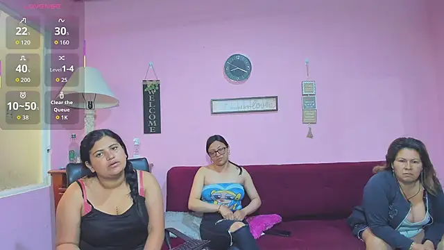 lesbiancuple online show from October 6, 1:19 pm