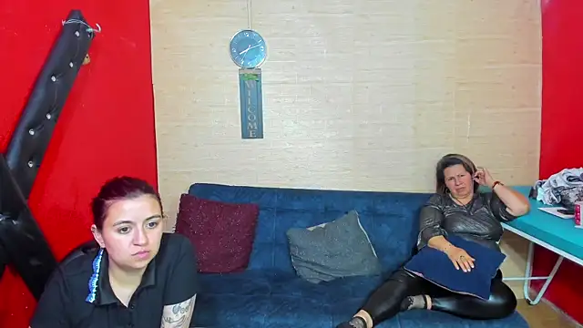 lesbiancuple online show from November 8, 1:17 am