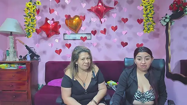 lesbiancuple online show from February 9, 12:09 pm