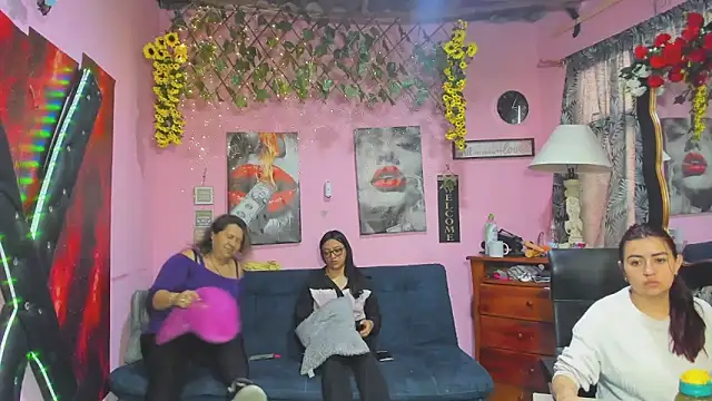 Snapshot of lesbiancuple chatting on April 7, 11:54 am lesbiancuple online show from April 7, 11:54 am