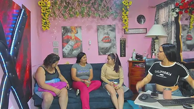 Snapshot of lesbiancuple chatting on April 8, 12:16 pm lesbiancuple online show from April 8, 12:16 pm