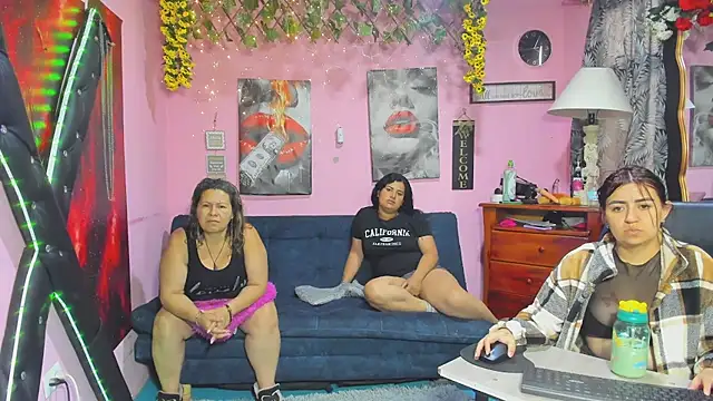 Snapshot of lesbiancuple chatting on April 9, 11:59 am lesbiancuple online show from April 9, 11:59 am