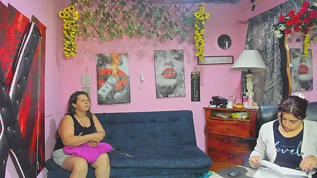 Snapshot of lesbiancuple chatting on April 14, 11:49 am lesbiancuple online show from April 14, 11:49 am