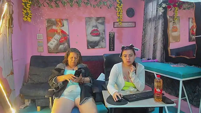 Snapshot of lesbiancuple chatting on June 15, 1:02 pm lesbiancuple online show from June 15, 1:02 pm
