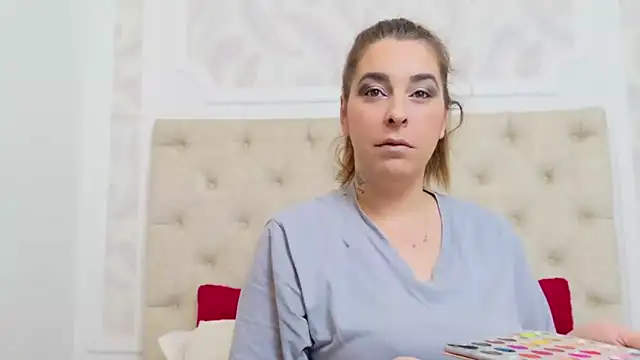 Snapshot of KarinaNoir chatting on January 5, 4:36 am KarinaNoir online show from January 5, 4:36 am