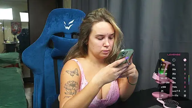 Sandra SW  online show from November 27, 3:58 pm