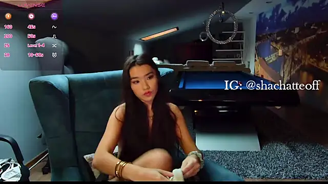 Snapshot of shachatteof chatting on October 17, 8:39 am shachatteof online show from October 17, 8:39 am