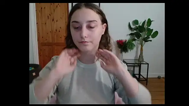 Snapshot of NaughtyRapunzel7 chatting on December 18, 12:18 pm NaughtyRapunzel7 online show from December 18, 12:18 pm