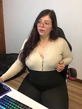 kayortiiz online show from June 7, 12:04 am