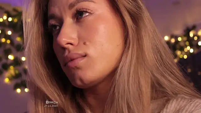 Snapshot of Blondie_Bunny chatting on November 27, 3:30 am Blondie Bunny online show from November 27, 3:30 am