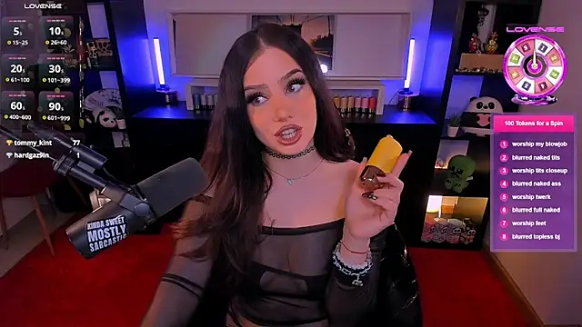 SofiRusselle online show from November 17, 6:46 pm