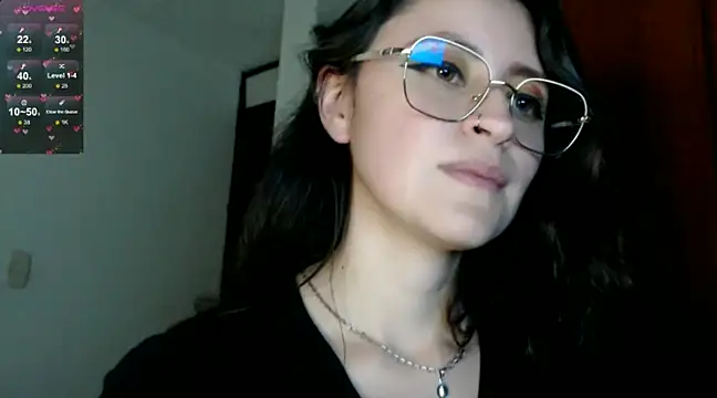 Snapshot of Juls_winter_ chatting on February 8, 12:06 am Juls winter online show from February 8, 12:06 am