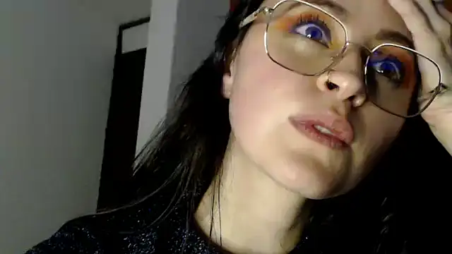 Snapshot of Juls_winter_ chatting on February 13, 7:42 pm Juls winter online show from February 13, 7:42 pm