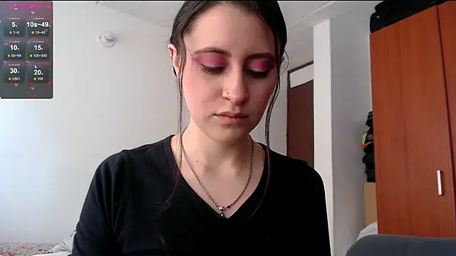 Snapshot of Juls_winter_ chatting on February 19, 3:27 pm Juls winter online show from February 19, 3:27 pm