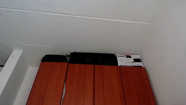 Snapshot of Juls_winter_ chatting on March 10, 10:13 pm Juls winter online show from March 10, 10:13 pm
