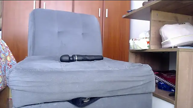 Snapshot of Juls_winter_ chatting on March 11, 4:18 pm Juls winter online show from March 11, 4:18 pm