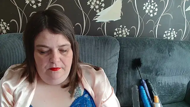 HouseWifeWhore Milf online show from March 9, 2:10 pm